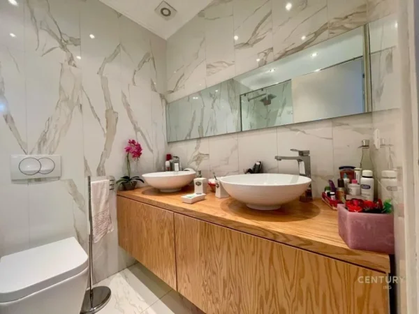 Tirane, shitet apartament 2+1 Kati 5, 110 m² 239.000 € (Liqeni thate)