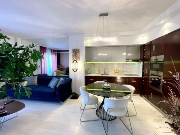 Tirane, shitet apartament 2+1 Kati 5, 110 m² 239.000 € (Liqeni thate)