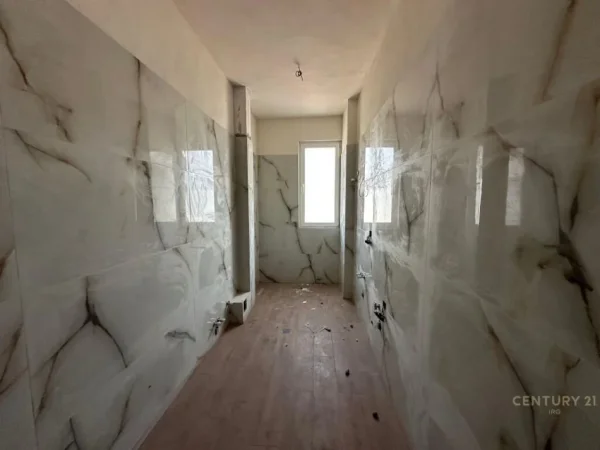 Tirane, shitet apartament 1+1 Kati 2, 76 m² 115.000 € (Bulevardi Ri)