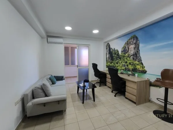 Tirane, jepet me qera apartament Kati 5, 118 m² 1.200 € (Rruga Brigada VIII)