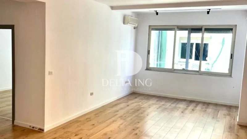 Tirane, jepet me qera ambjent biznesi Kati 4, 120 m² 1.200 € (Rruga Brigadave 8)
