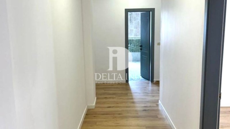 Tirane, jepet me qera ambjent biznesi Kati 4, 120 m² 1.200 € (Rruga Brigadave 8)