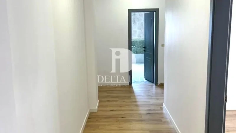 Tirane, jepet me qera ambjent biznesi Kati 4, 120 m² 1.200 € (Rruga Brigadave 8)