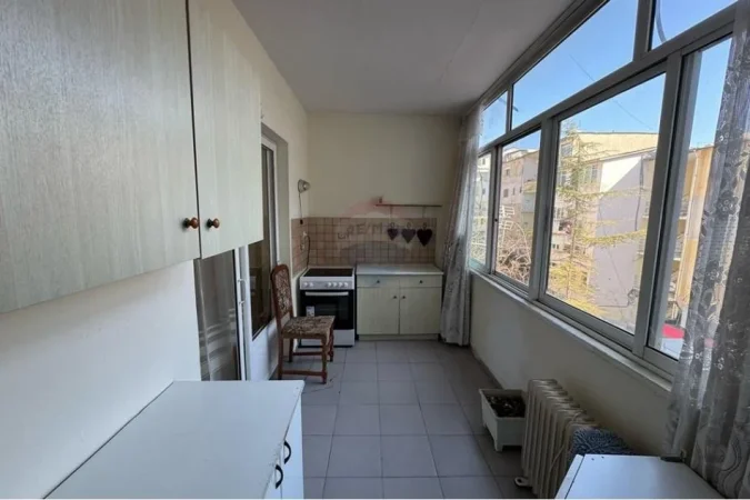 Tirane, shitet apartament 2+1 Kati 4, 93 m² 182.000 € (Vasil Shanto)