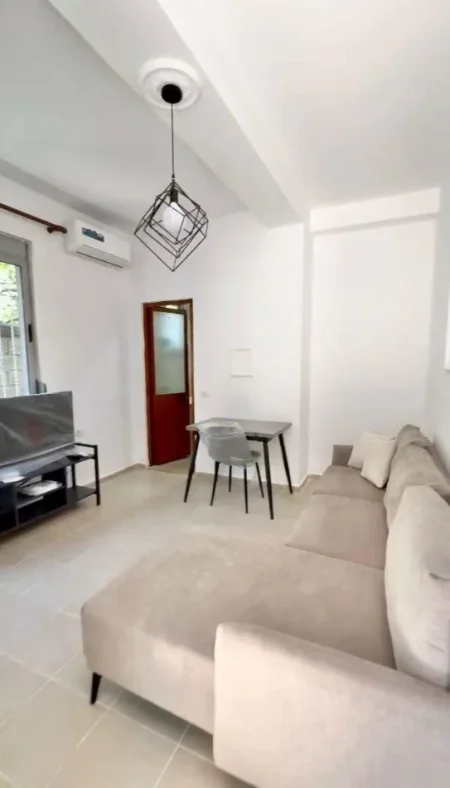 Tirane, shitet apartament 1+1+Aneks Kati 1, 50 m² 65.000 € (fresk)