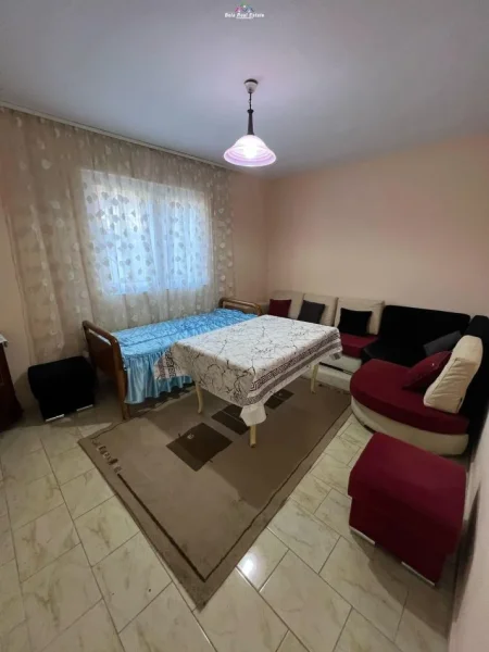 Tirane, jepet me qera Vile 1+1 Kati 1, 70 m² 500 € (selite)