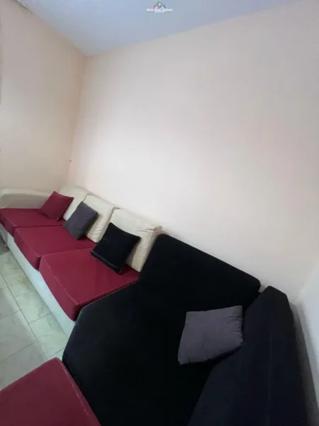 Tirane, jepet me qera Vile 1+1 Kati 1, 70 m² 500 € (selite)