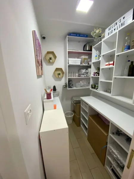 Tirane, jepet me qera ambjent biznesi Kati 2, 68 m² 800 € (Vasil Shanto)