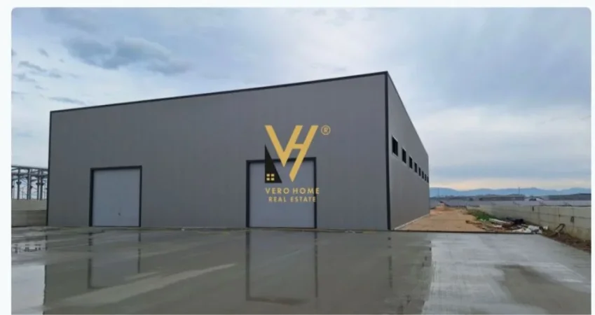 Durres, jepet me qera magazine Kati 0, 1.500 m² 4.500 € (SPITALLE)