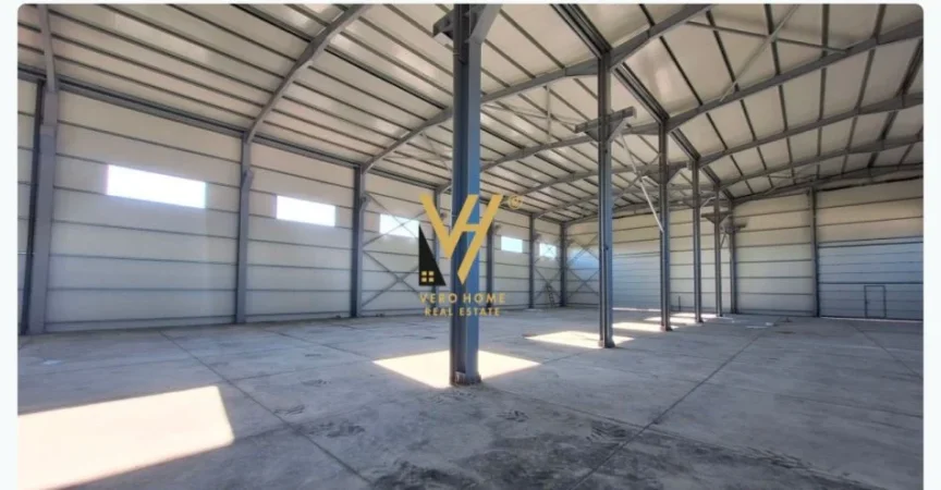 Durres, jepet me qera magazine Kati 0, 1.500 m² 4.500 € (SPITALLE)