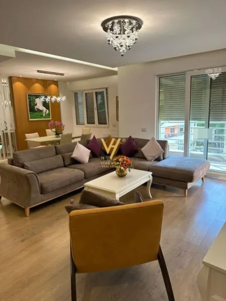 Tirane, shitet apartament 2+1+Ballkon Kati 3, 118 m² 240.000 € (RRUGA BARDHYL)