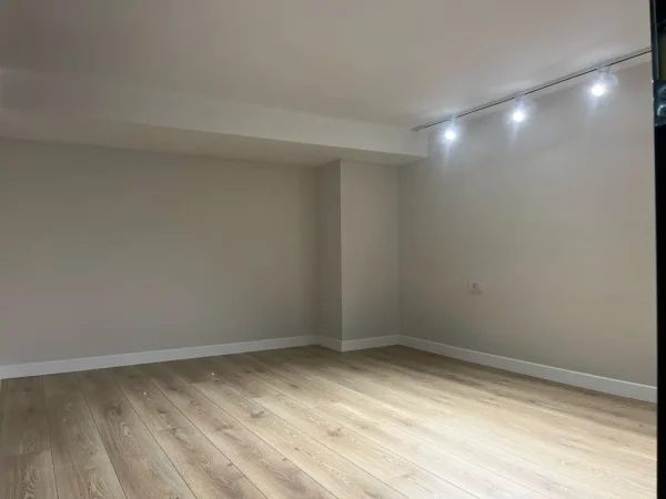 Tirane, shitet apartament 1+1 Kati 0, 45 m² 115.000 € (Rr. Aleks Buda)