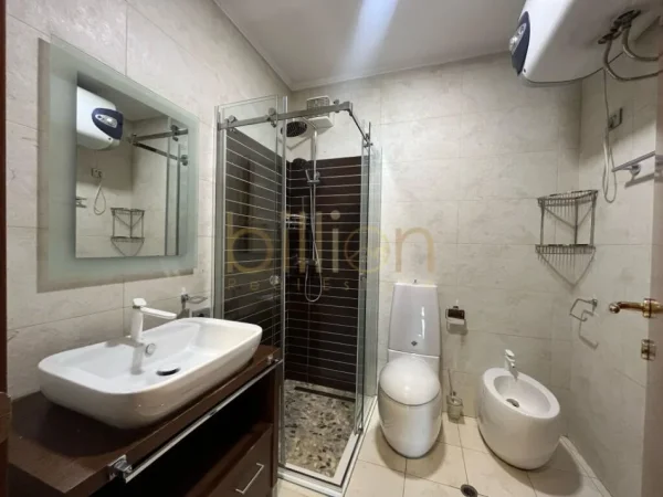 Tirane, shitet apartament 3+1 Kati 4, 135 m² (RRUGA E DURRESIT, Tirana, Albania)