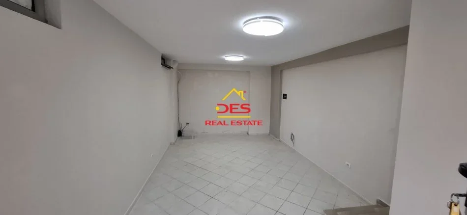 Vlore, jepet me qera ambjent biznesi Kati 0, 40 m² 300 € (Rruga Sadik Zotaj)