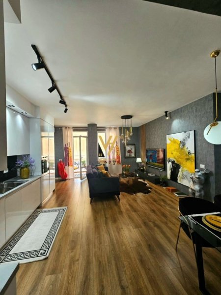 Tirane, jepet me qera apartament 1+1+Ballkon Kati 4, 70 m², 800 Euro (21 DHJETORI)