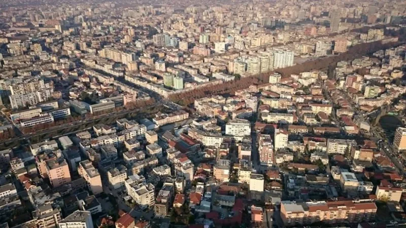 Tirane, jepet me qera apartament 1+1 Kati 2, 60 m² 360 € (ALI DEMI)