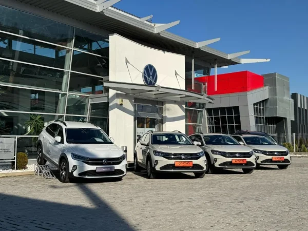 Jap me qera makine Taigo Benzin, gri metalizato automatik Klima 25 €