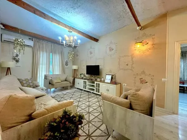 Tirane, shitet apartament 2+1 , 104 m² 175.000 € (Buze Unaze)