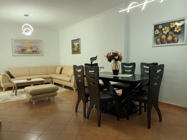 Tirane, jepet me qera apartament 2+1+Ballkon Kati 2, 110 m² 1.300 € (KOMUNA E PARISIT)