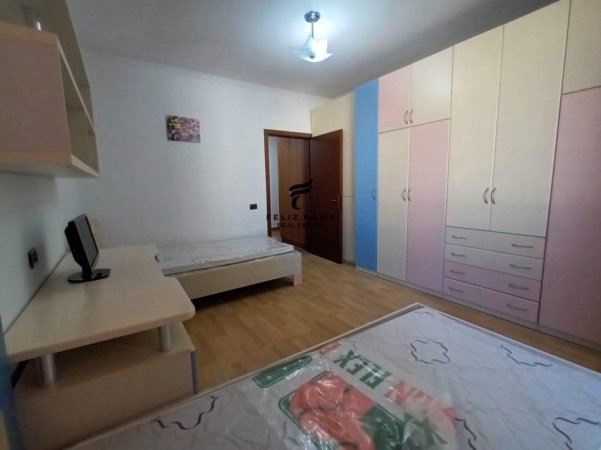 Tirane, jepet me qera apartament 2+1+Ballkon Kati 2, 110 m² 1.300 € (KOMUNA E PARISIT)