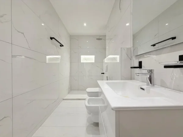 Tirane, shitet ambjent biznesi Kati 7, 180 m² 410.000 € 