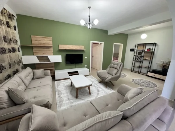 Tirane, jepet me qera kat vile 2+1+oborr, Kati 0, 100 m² 550 € (Sauk)