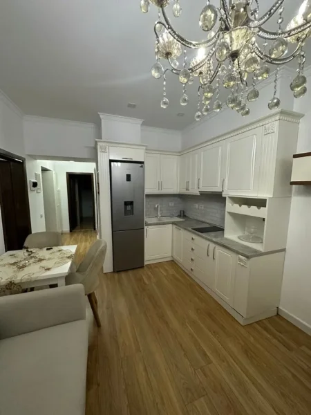 Tirane, jepet me qera kat vile 2+1+oborr, Kati 0, 100 m² 550 € (Sauk)