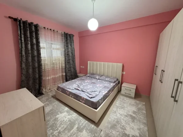 Tirane, jepet me qera kat vile 2+1+oborr, Kati 0, 100 m² 550 € (Sauk)