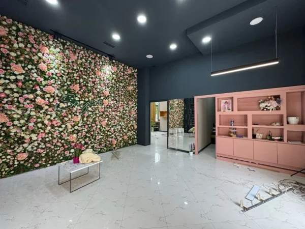 Tirane, jepet me qera ambjent biznesi Kati 0, 150m² +35 m2 verande, 1.400 € (Prane Kopshtit Zoologjik)