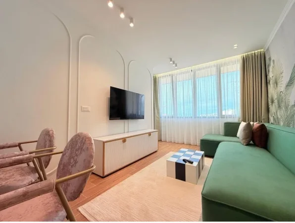 Tirane, jepet me qera apartament 1+1+Aneks Kati 11, 65 m² 1.000 € (Shallvaret)