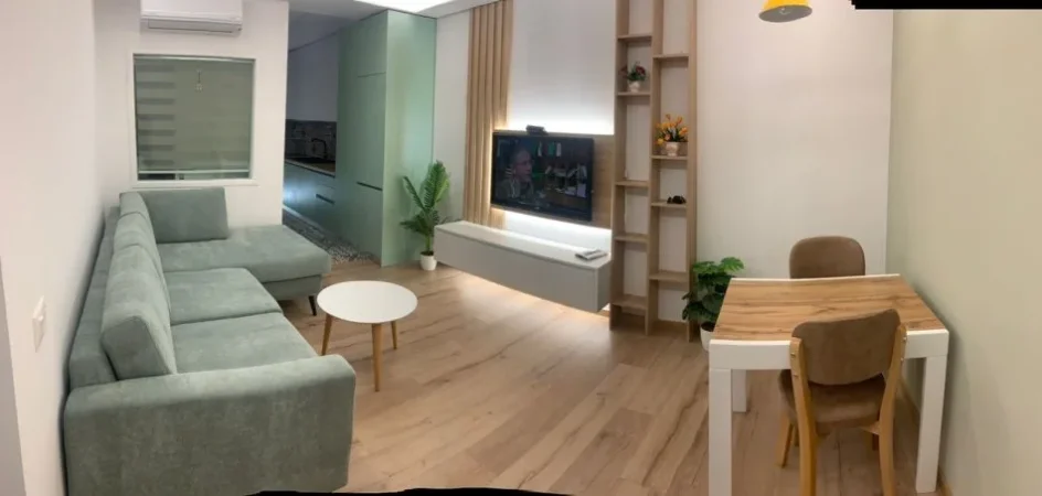 Tirane, jepet me qera apartament 1+1+Ballkon Kati 3, 58 m² 500 € (Rr. Rrapo Hekali mbi Kristal Center)