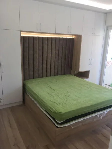 Tirane, jepet me qera apartament 1+1+Ballkon Kati 3, 58 m² 500 € (Rr. Rrapo Hekali mbi Kristal Center)