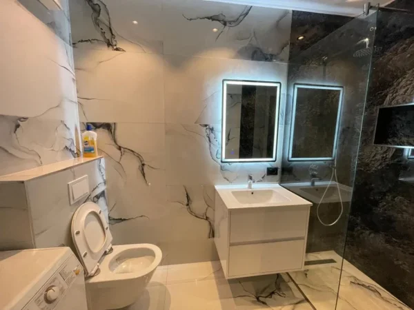 Tirane, jepet me qera apartament 1+1 , 70 m² 600 € (Ish Parku)