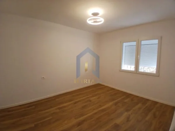 Tirane, shes apartament 2+1 Kati 1, 70 m² 128.000 € (Ish Tregu Elektrik)