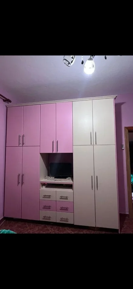 Tirane, jepet me qera apartament 2+1 , 120 m² 450 € (Laprake)