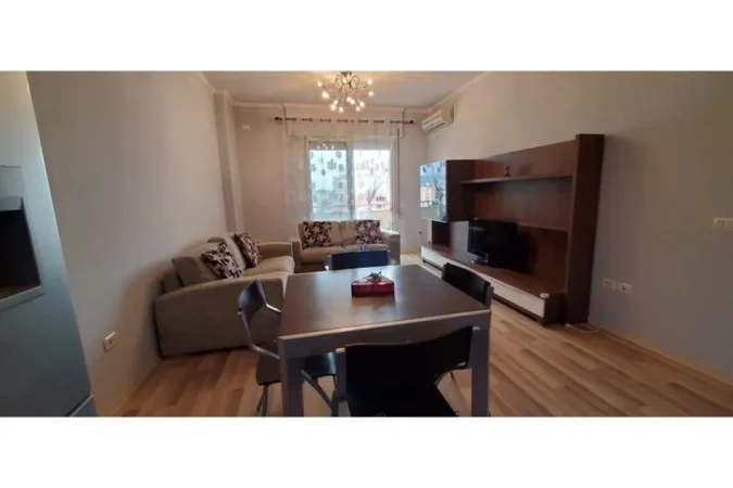 Tirane, jepet me qera 1+1+Ballkon Kati 8, 72 m² 650 € (Rruga Qemal Stafa, Pazari i Ri)
