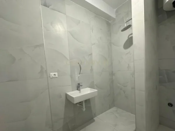 Tirane, shitet apartament 2+1+Aneks+Ballkon Kati 7, 89 m² 142.000 € (Neom109900)