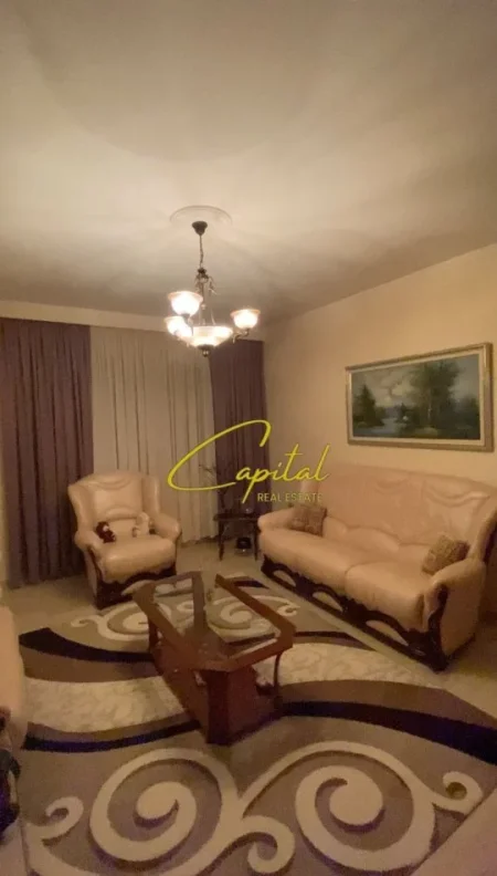 Tirane, jepet me qera apartament 3+1 Kati 3, 150 m² 1.000 € (KOMUNA E PARISIT)