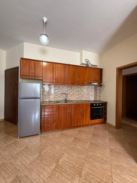 Tirane, jepet me qera apartament 2+1+Ballkon Kati 5, 100 m² 599 € (Rr. e Kosovareve)