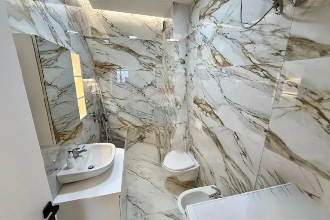 Tirane, jepet me qera apartament 2+1 Kati 6, 120 m² 700 € (Fusha Aviacionit)