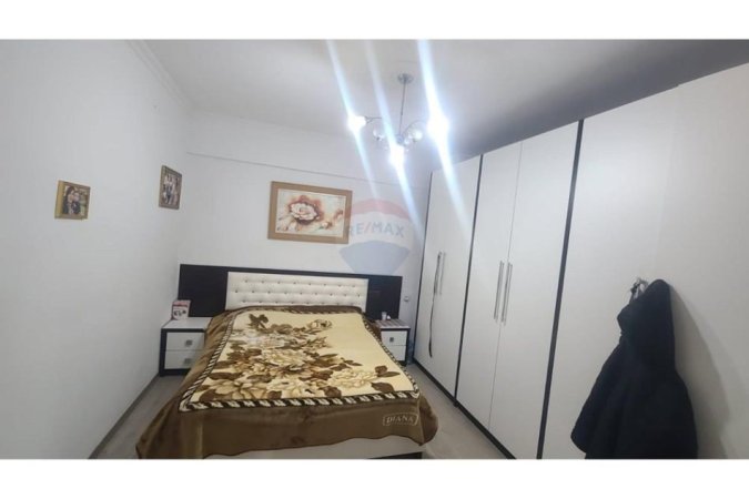 Tirane, jepet me qera apartament 2+1+Ballkon Kati 7, 111 m² 600 € 