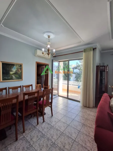 Tirane, jepet me qera apartament 3+1+Ballkon Kati 2, 114 m² (Rruga Mihal Grameno, 900 Euro)