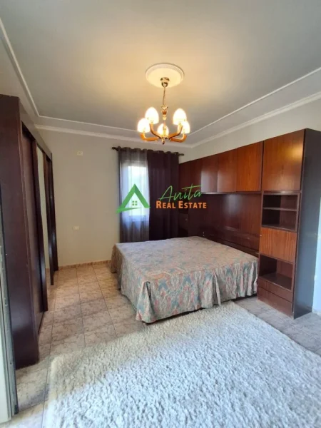 Tirane, jepet me qera apartament 3+1+Ballkon Kati 2, 114 m² (Rruga Mihal Grameno, 900 Euro)