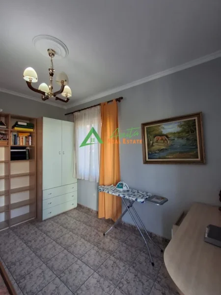 Tirane, jepet me qera apartament 3+1+Ballkon Kati 2, 114 m² (Rruga Mihal Grameno, 900 Euro)