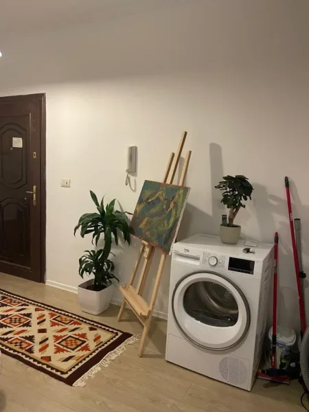 Tirane, jepet me qera apartament 1+1 Kati 4, 70 m² 600 € (JEPET ME QERA SUPER APARTAMENTI 1+1 NE DON BOSKO.)