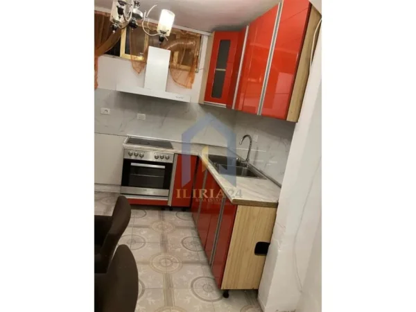 Tirane, jap me qera 1+1 Kati 2, 70 m² 400 € (Rruga e Barrikadave)