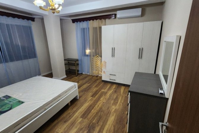 Tirane, jepet me qera apartament 1+1 Kati 2, 76 m² 500 € (Prane Shkolles se Kuqe)