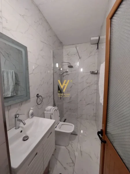 Tirane, jepet me qera shtepi 1 Katshe Kati 1, 100 m² 800 € (SELITE)