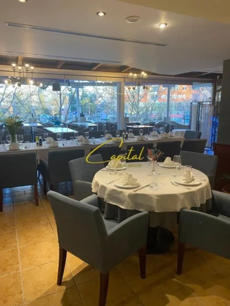 Tirane, jepet me qera bar-resorant Kati 0, 500 m² 5.000 € (BRRYLI)