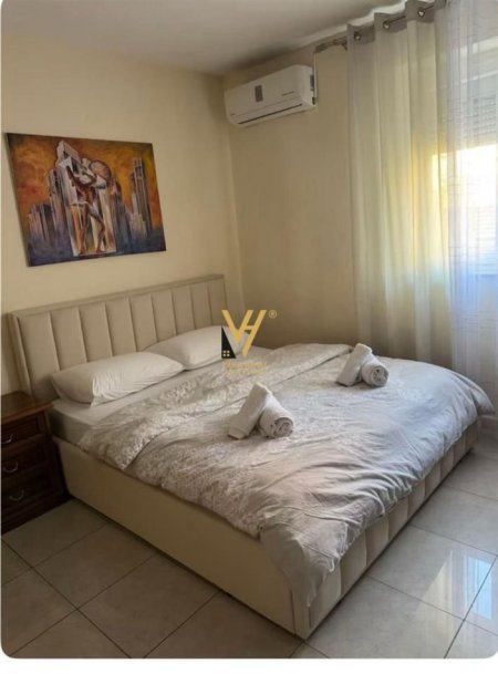 Tirane, jepet me qera apartament 1+1+Ballkon Kati 3, 65 m² 500 € (PAZARI I RI)